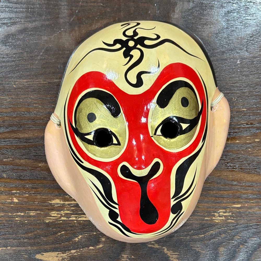 🌈”Monkey King” Peking Opera Mask, artist unknown. Papier-mâché, acrylic paint🌈